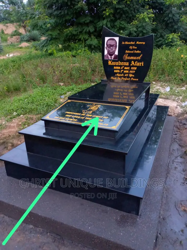 Chris Unique Tomb Specialist,