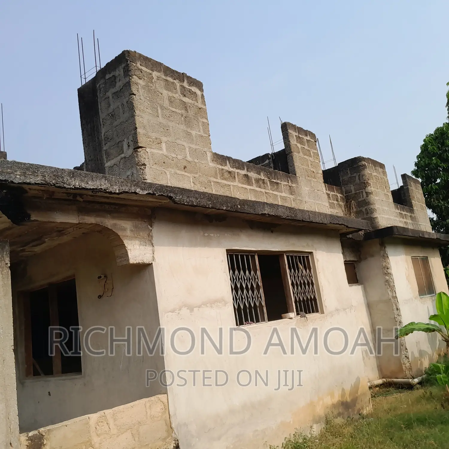 Plot With Uncompleted Building for Sale at Anaji