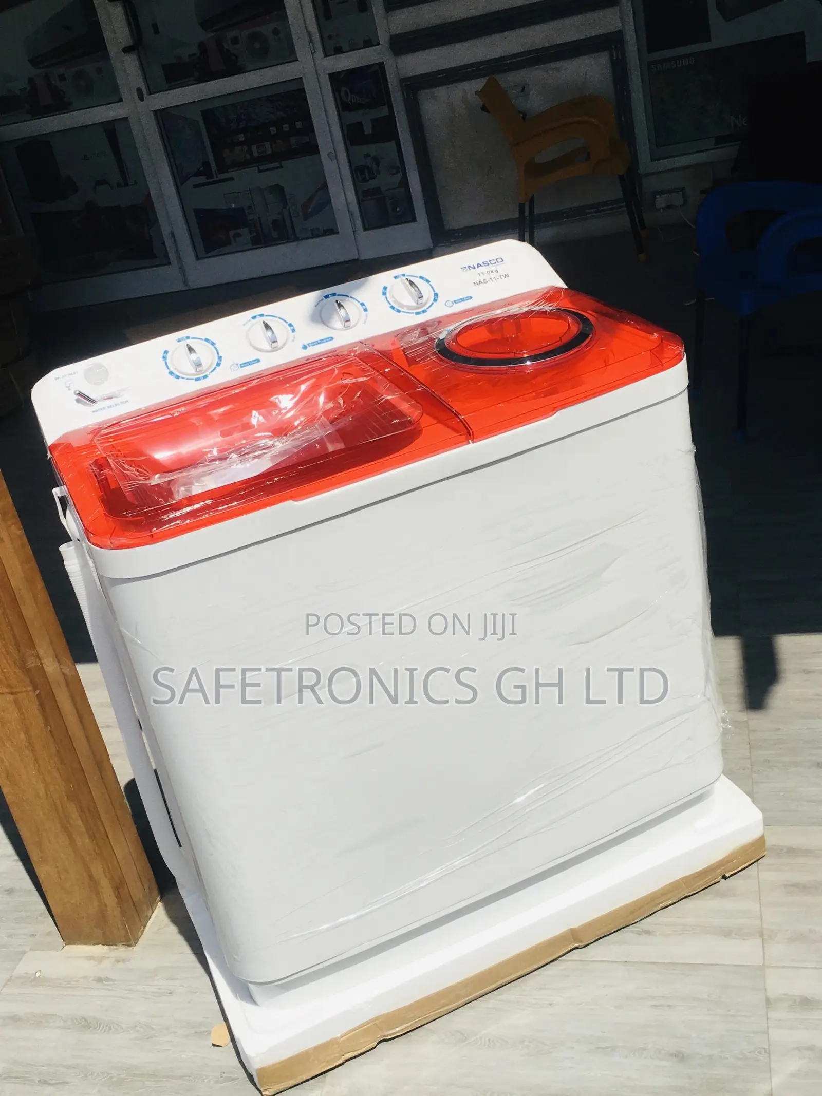 Topload Semiautomatic 11kg Nasco Red/White Washingmachine