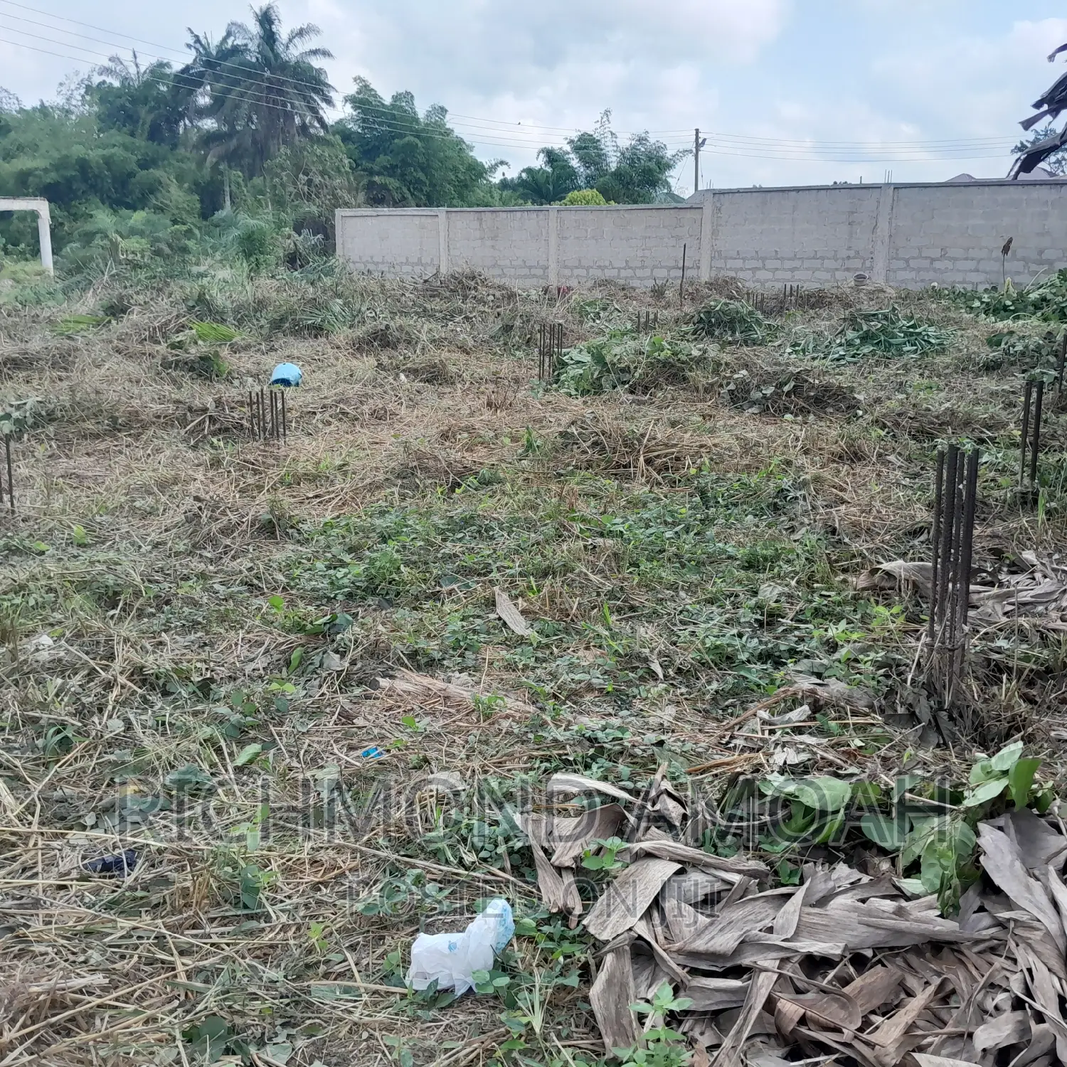 Plot With Fooutings for Sale at Kansa City