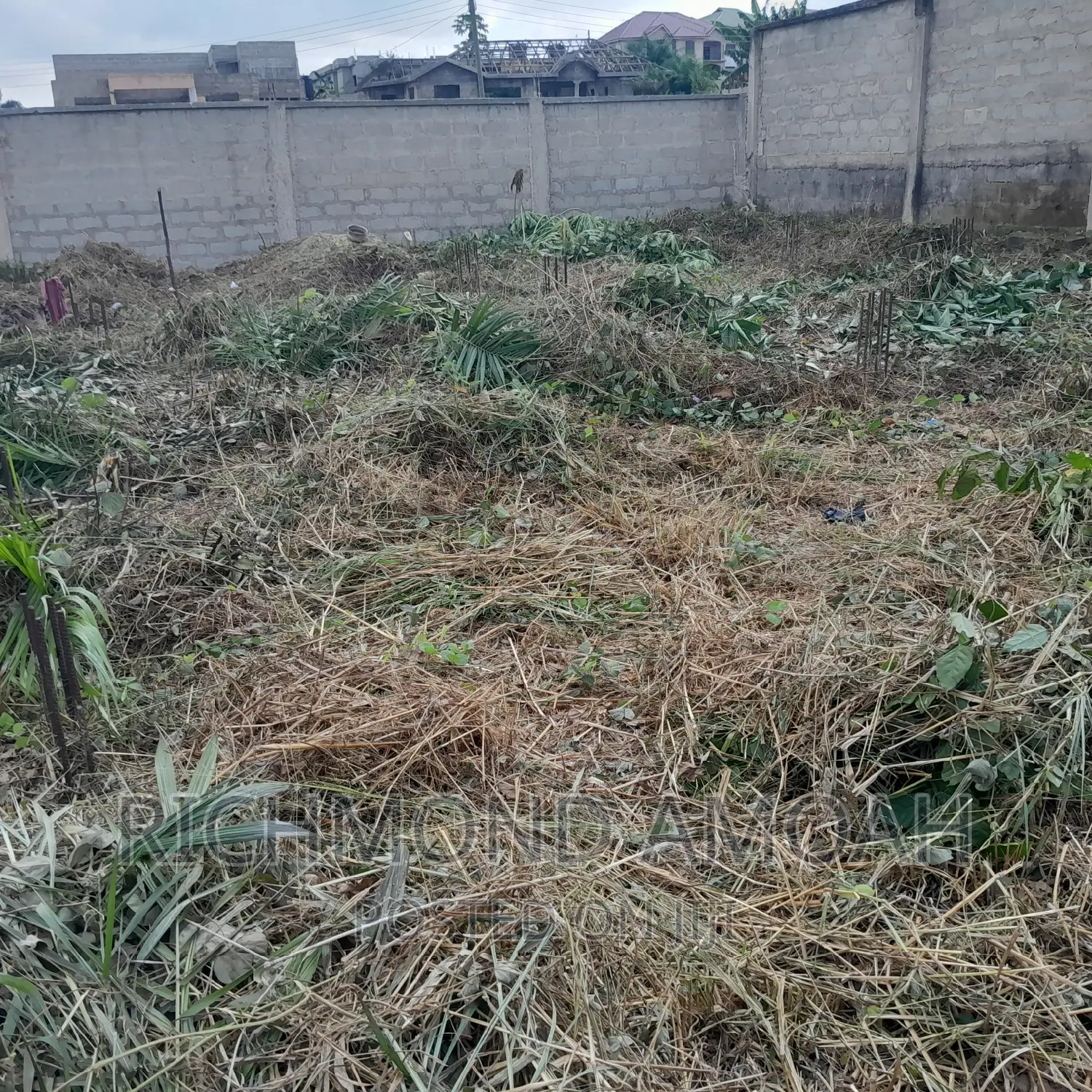 Plot With Fooutings for Sale at Kansa City