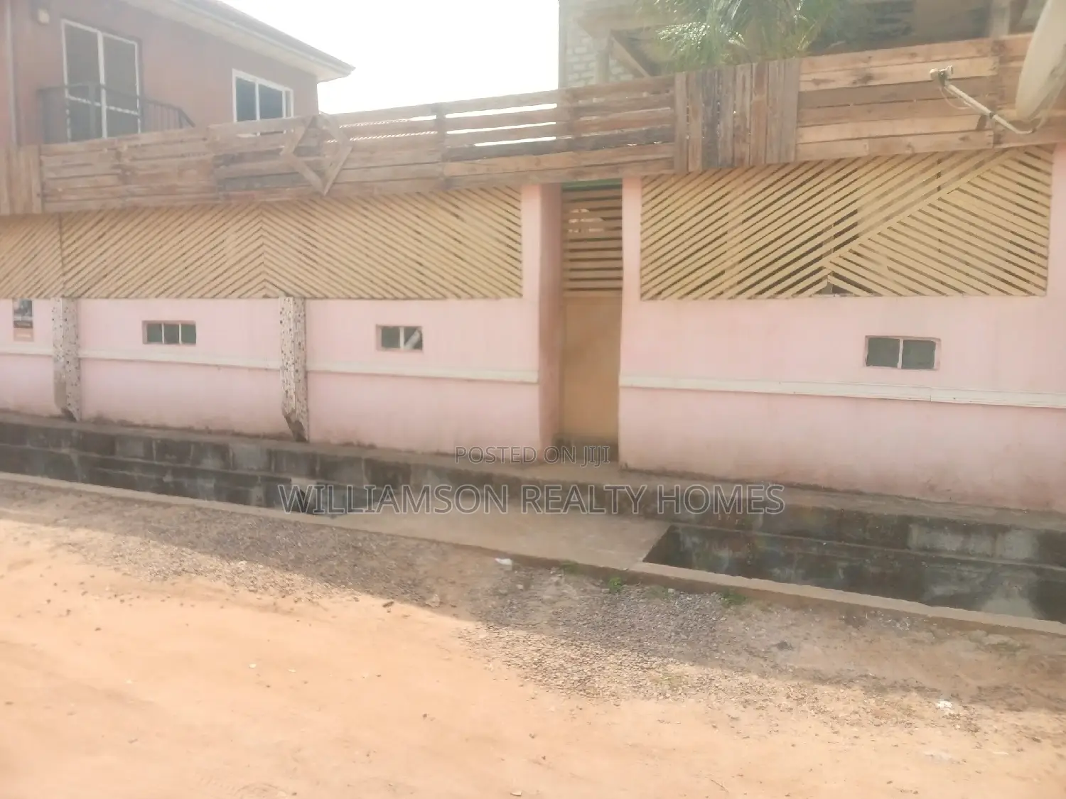 Busy/Spacious Shop/Restaurant/Office/Warehouse 4rent,Spintex
