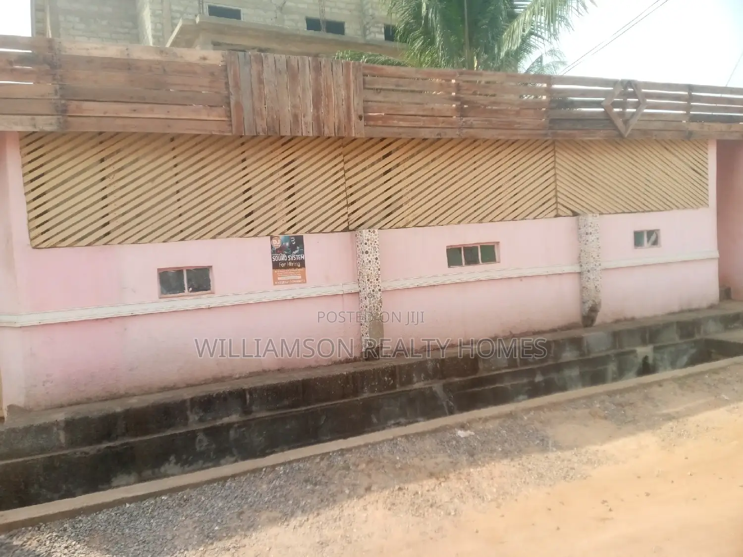 Busy/Spacious Shop/Restaurant/Office/Warehouse 4rent,Spintex