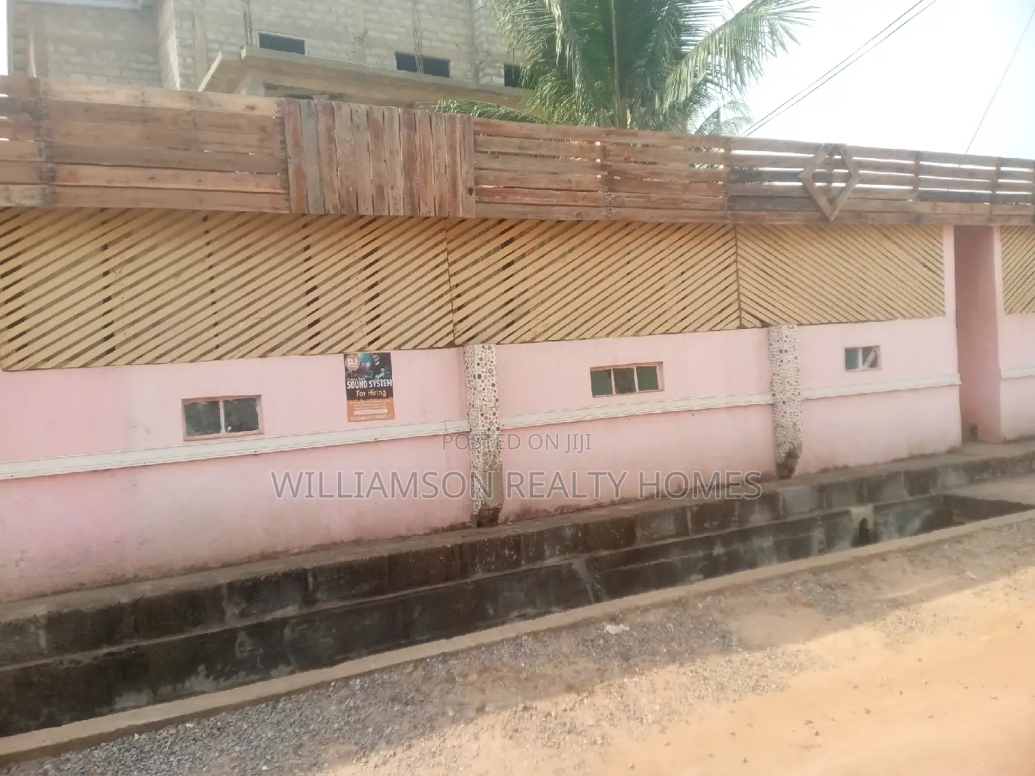 Busy/Spacious Shop/Restaurant/Office/Warehouse 4rent,Spintex