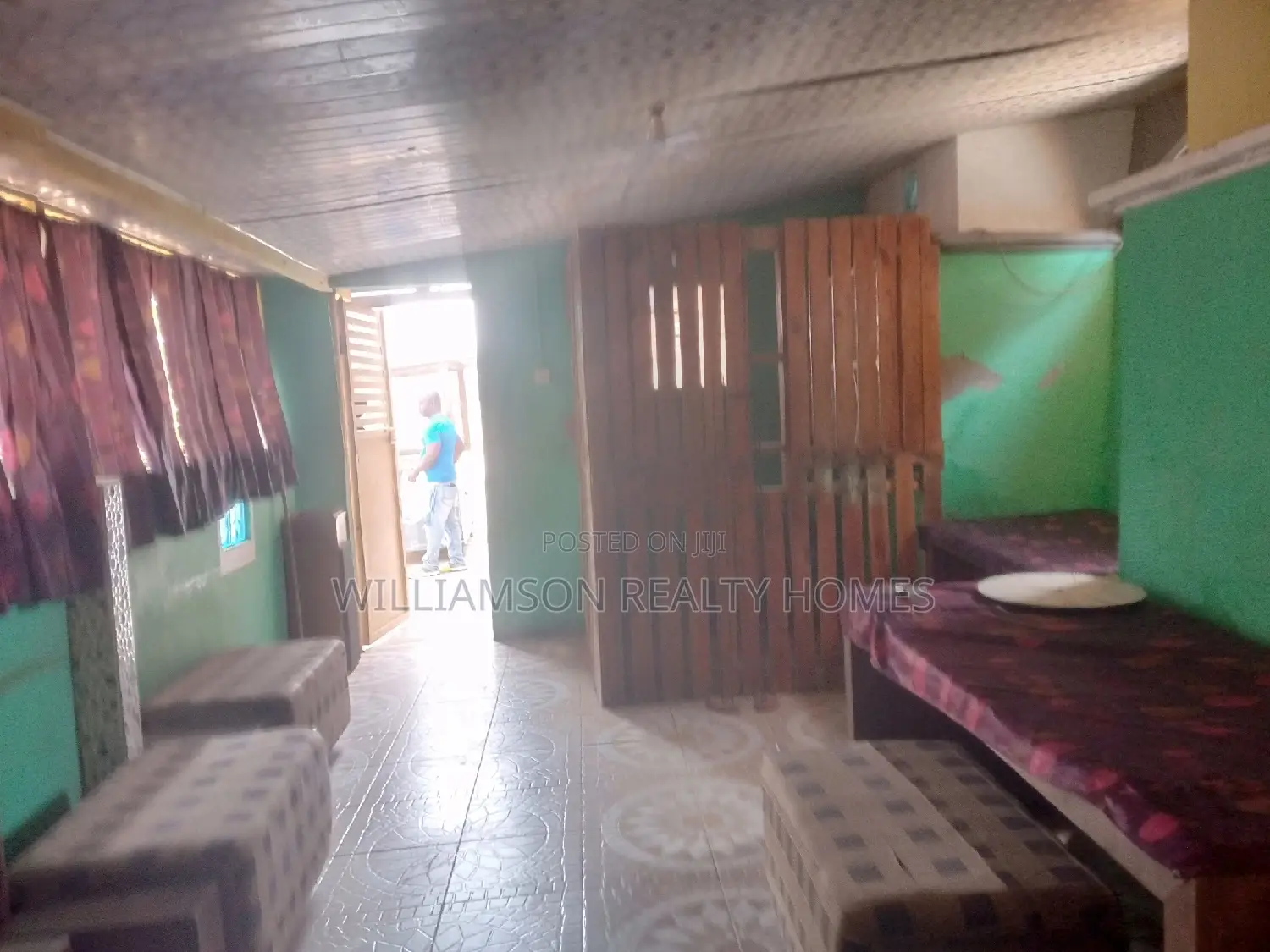 Busy/Spacious Shop/Restaurant/Office/Warehouse 4rent,Spintex