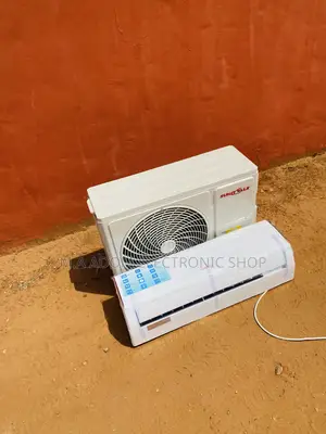 Energy Efficient Sunnywalk 1.5hp Split Type Air Conditioner.