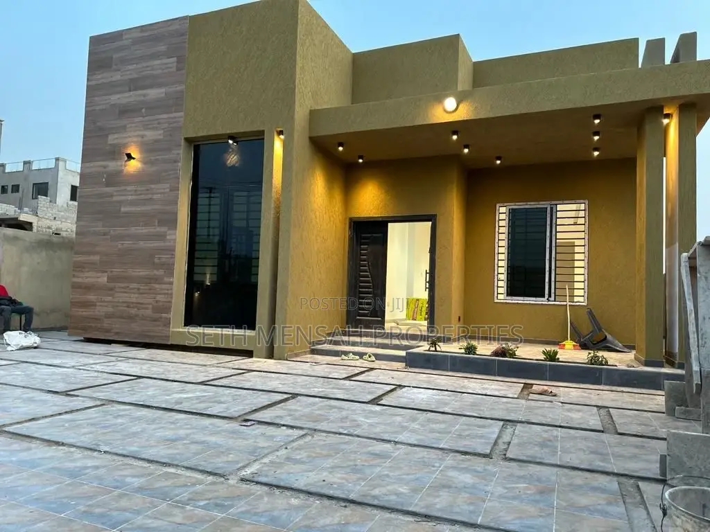 3bdrm House in Skm, Ashaley Botwe for sale