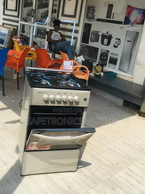 Volcano 4 Gas Oven With Grill Cooker 50x50 Gray Glass Lid