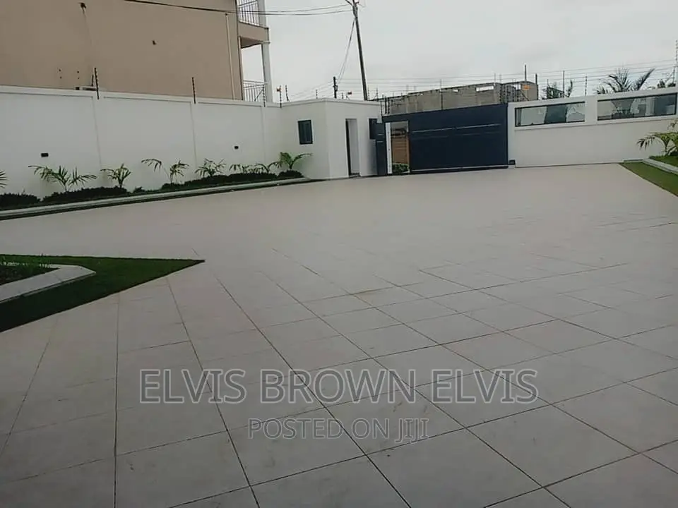 4bdrm Mansion in East Legon Mempaseam for sale