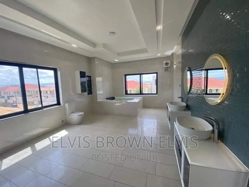 5bdrm House in Ogbojo, East Legon for sale