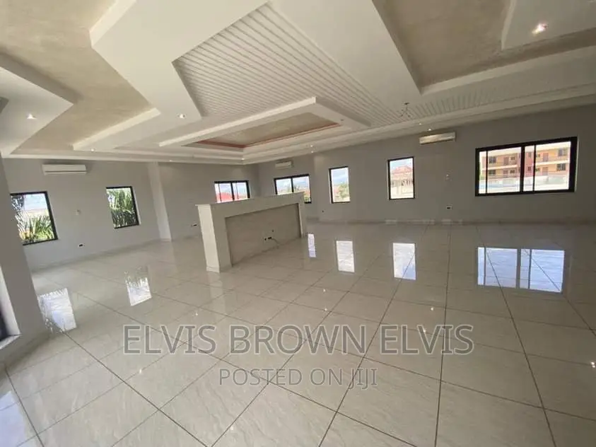 5bdrm House in Ogbojo, East Legon for sale