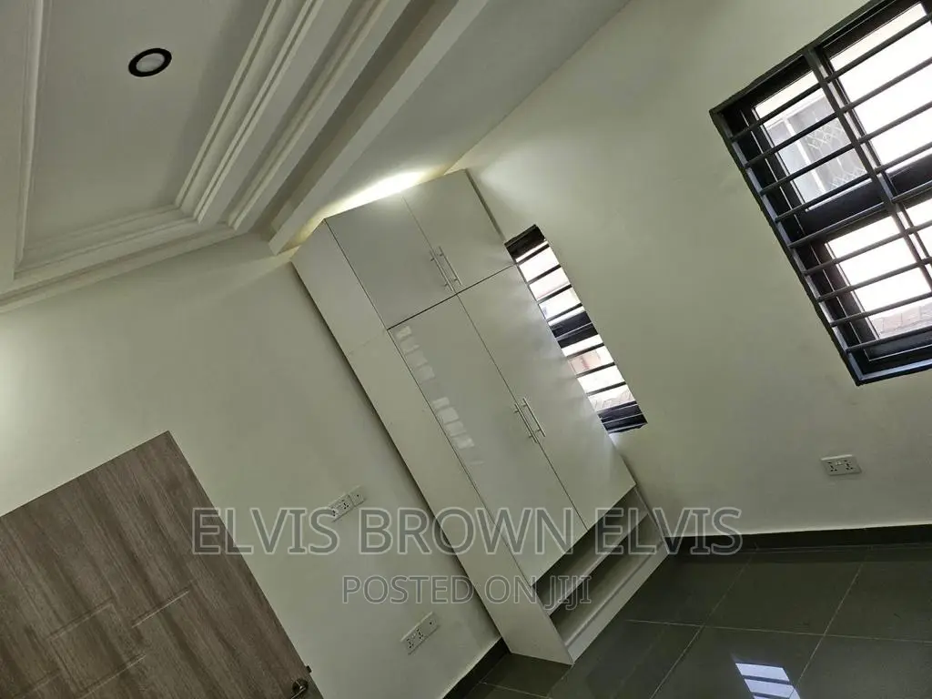 4bdrm House in Botwe Lakesid for sale