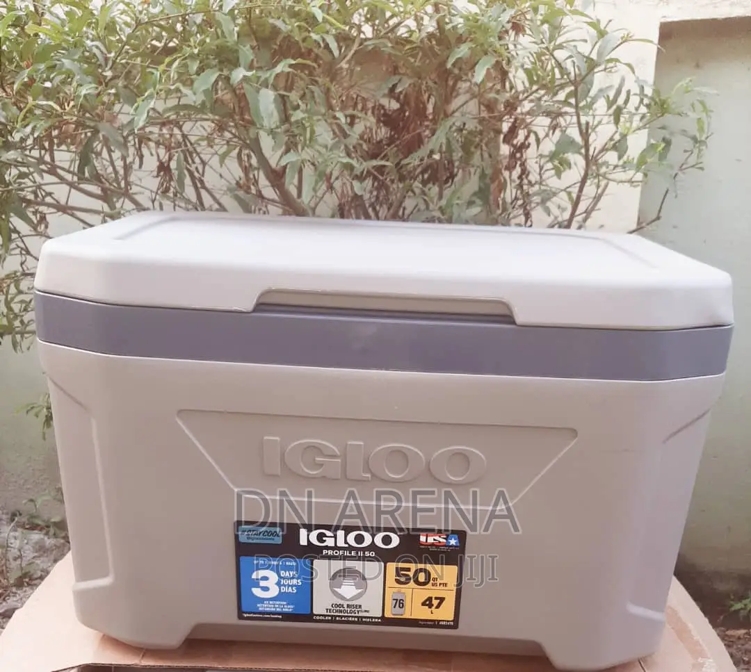 Igloo 52/50 Quart Ice Cooler Box