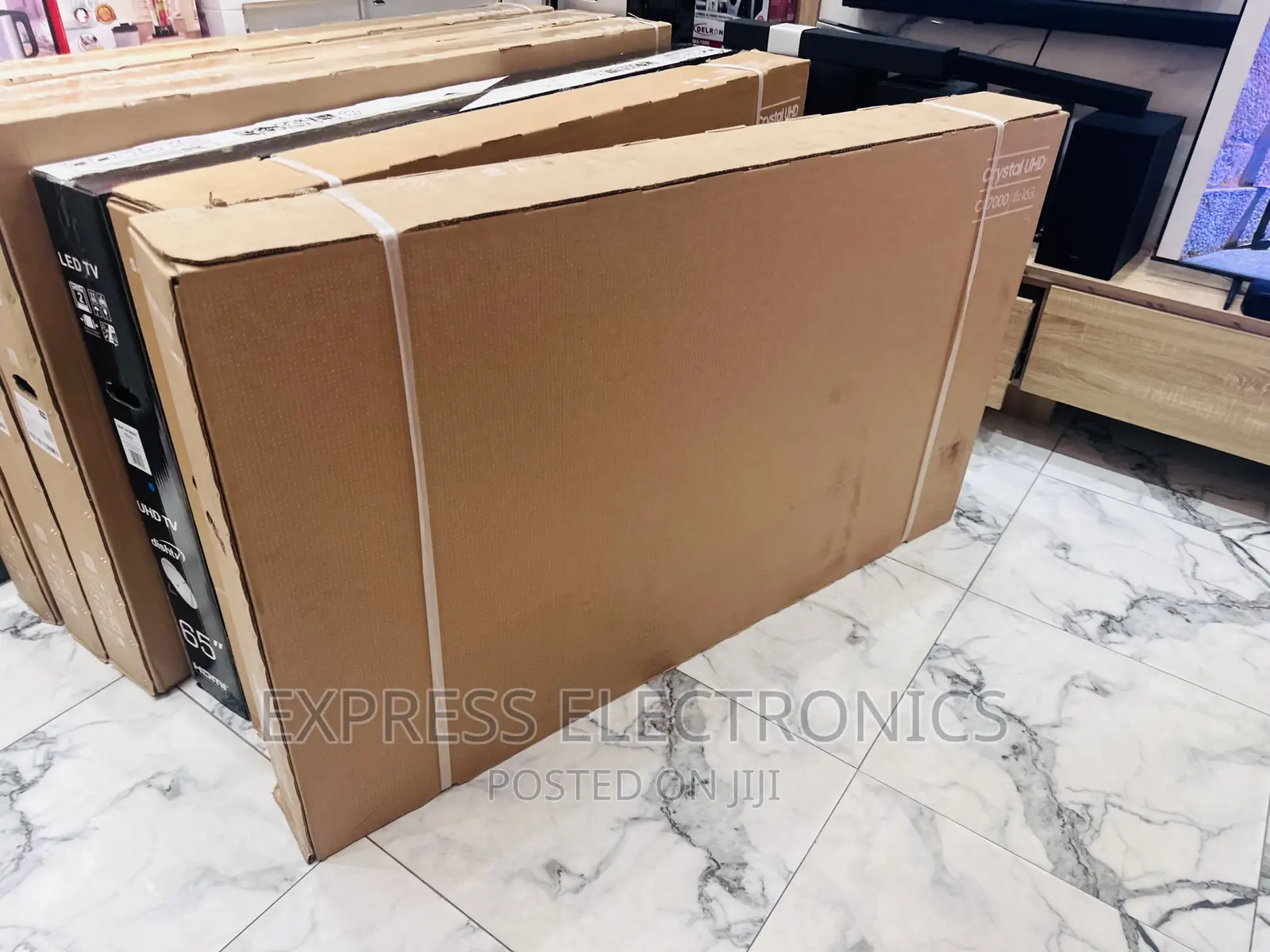 True Cinema  Samsung UHD Smart Glossy Tv Screen LED 65”