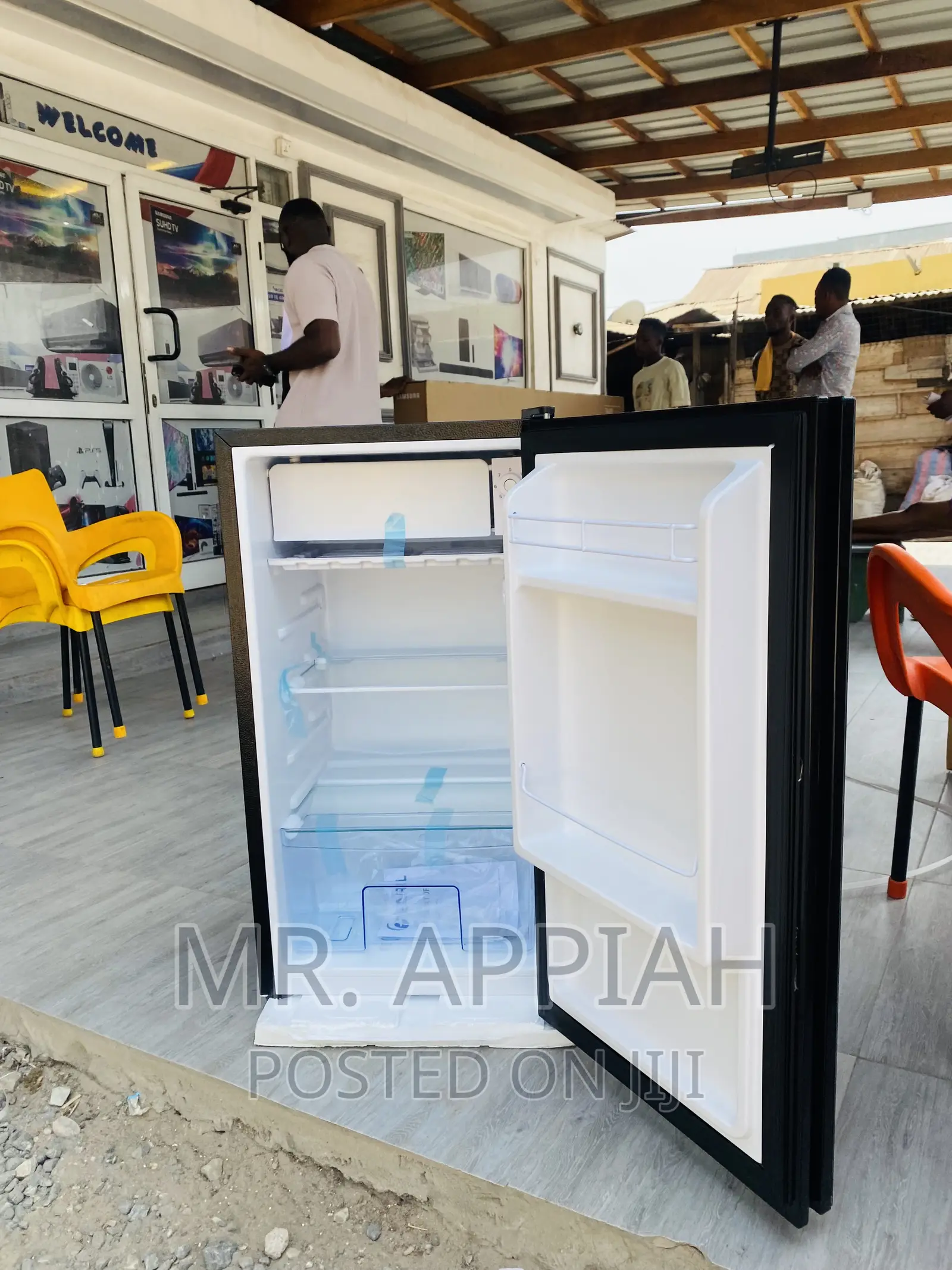 PF-109 Pearl PF-109 Single Door Electric Fridge.