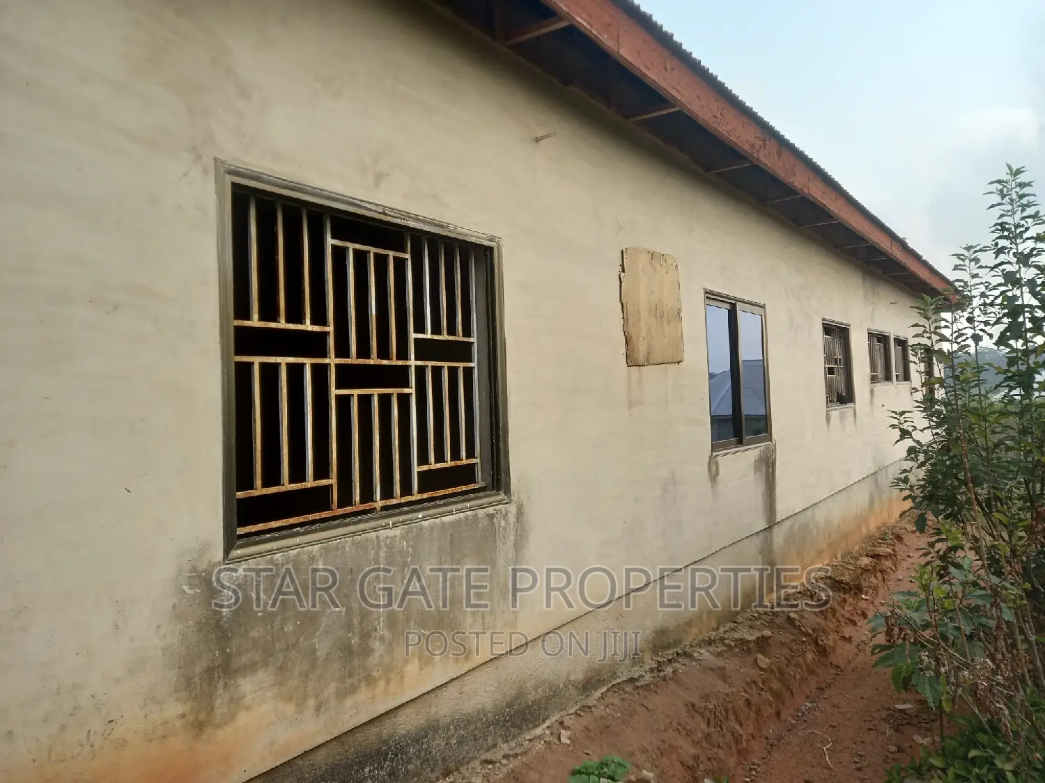 9bdrm House in Star Gate Properties, Kumasi Metropolitan for sale