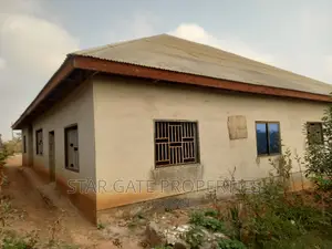 9bdrm House in Star Gate Properties, Kumasi Metropolitan for sale