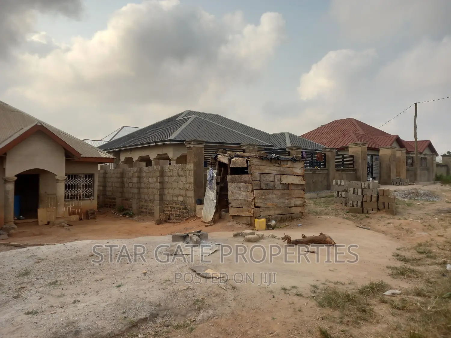 9bdrm House in Star Gate Properties, Kumasi Metropolitan for sale