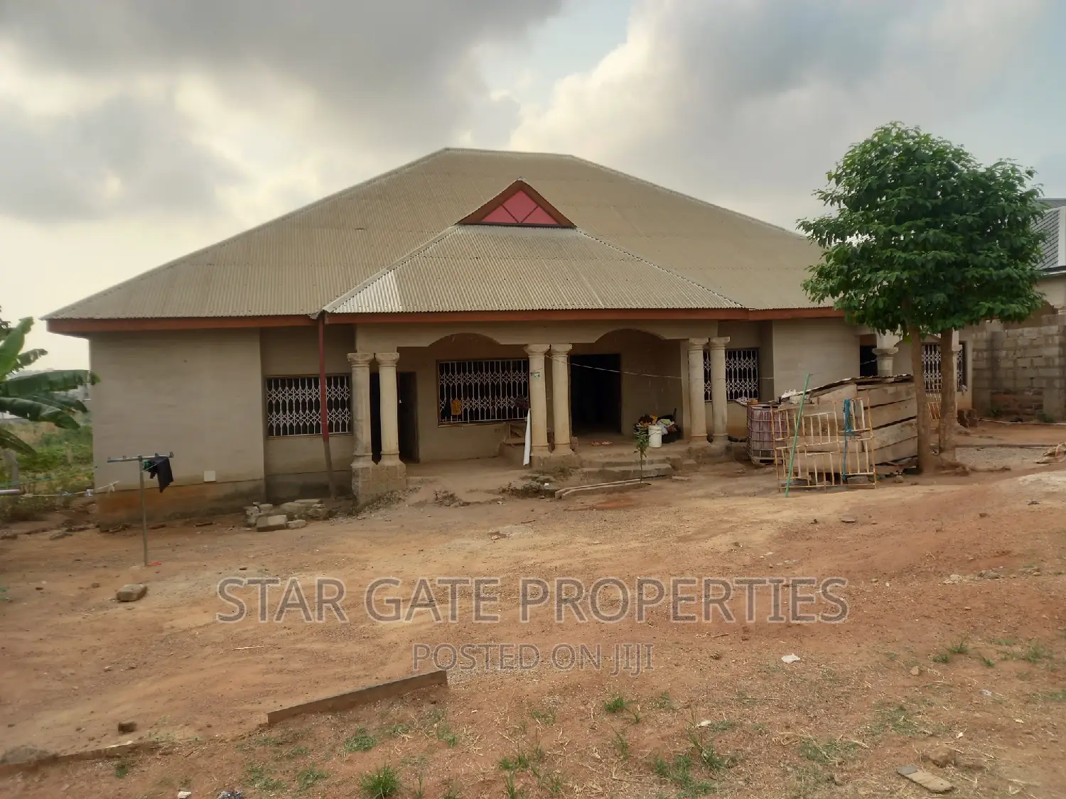 9bdrm House in Star Gate Properties, Kumasi Metropolitan for sale