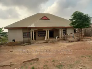 9bdrm House in Star Gate Properties, Kumasi Metropolitan for sale