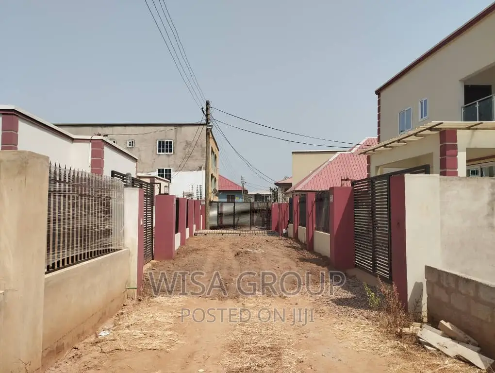 3bdrm Duplex in Wisa Groups, Accra Metropolitan for sale