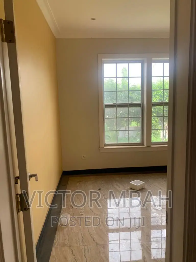 5bdrm Duplex in Community 25 Tema for sale