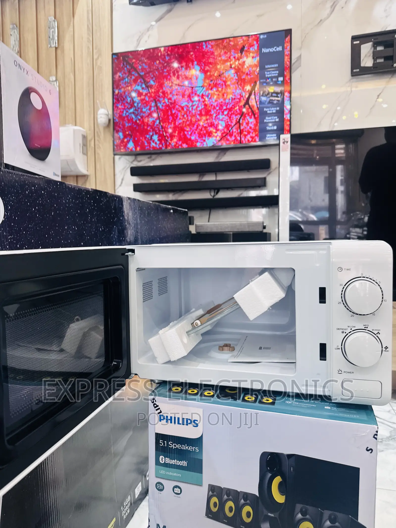 Mesmeric Sleek Microwave Decakila Microwave