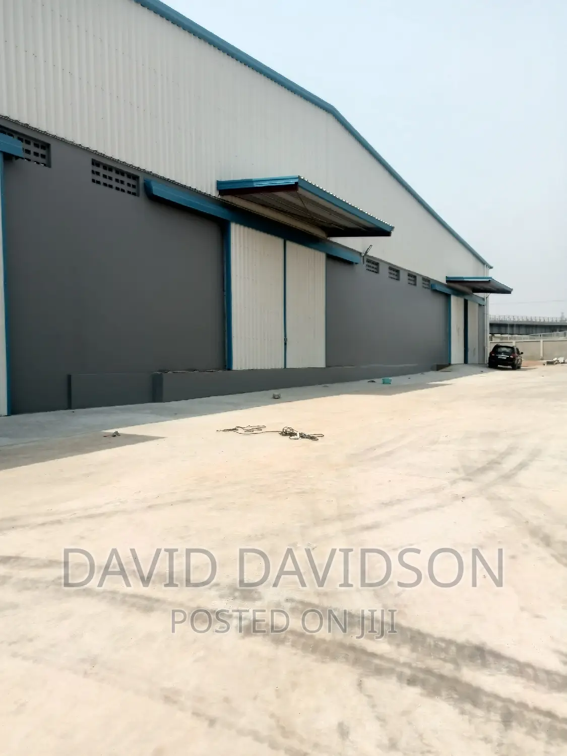 Wearhouse Tema Roundabout