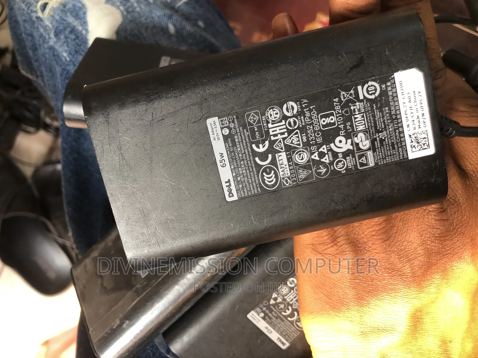 Dell Big Pin Original Home Used Round Head Charger/Adapter