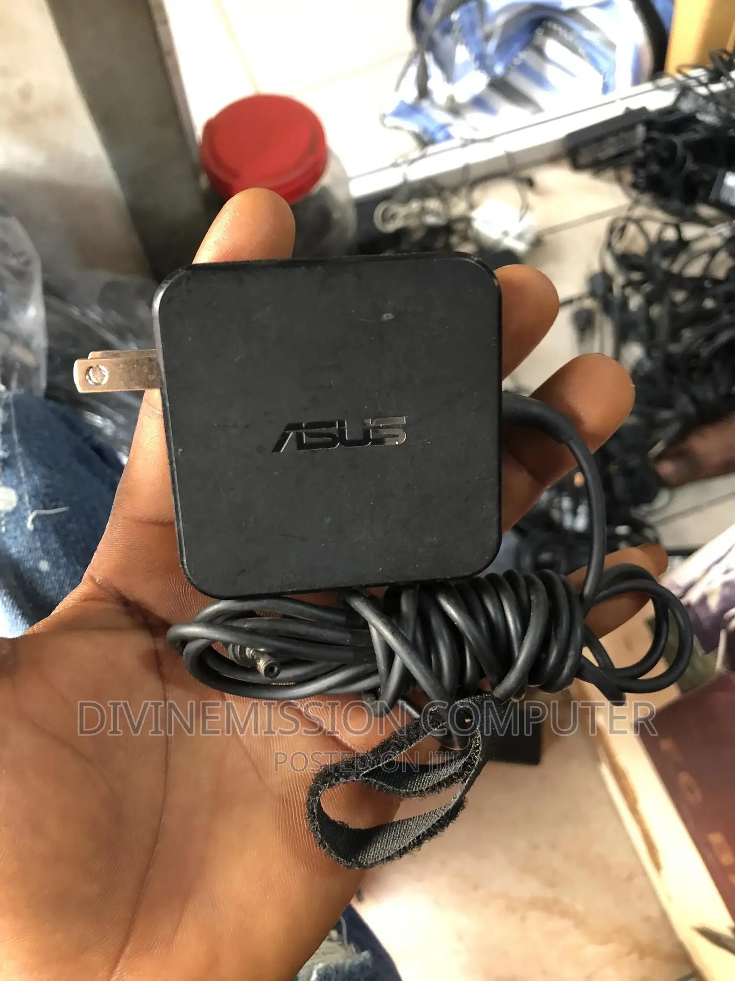 Asus Small Pin Original Home Used Charger,19v ~2.37A