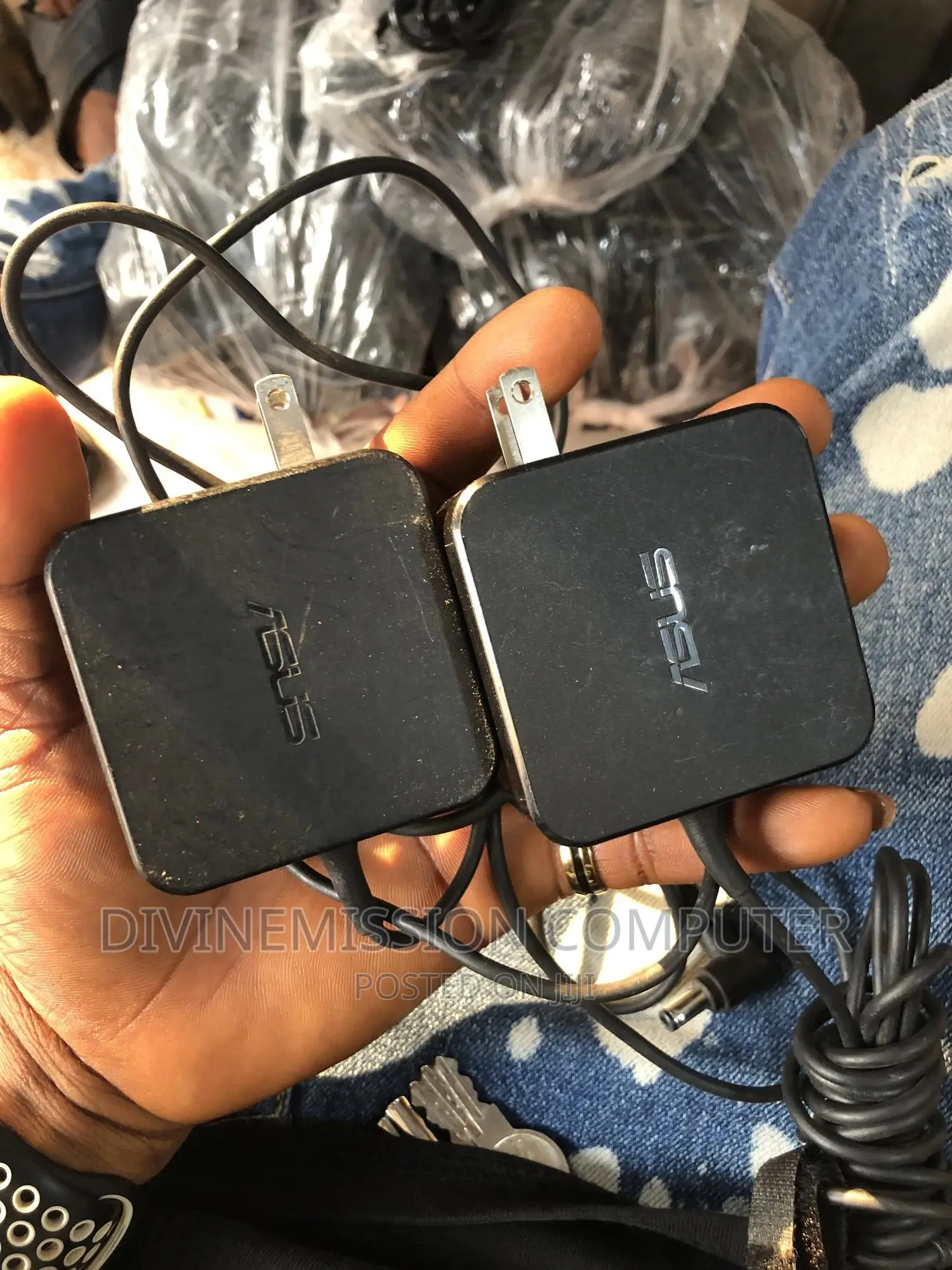 Asus Small Pin Original Home Used Charger,19v ~2.37A