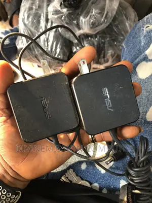 Asus Small Pin Original Home Used Charger,19v ~2.37A