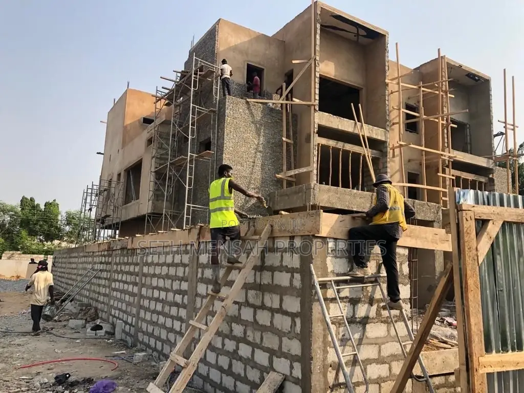 4bdrm Mansion in Skm, Airport Residential Area for sale