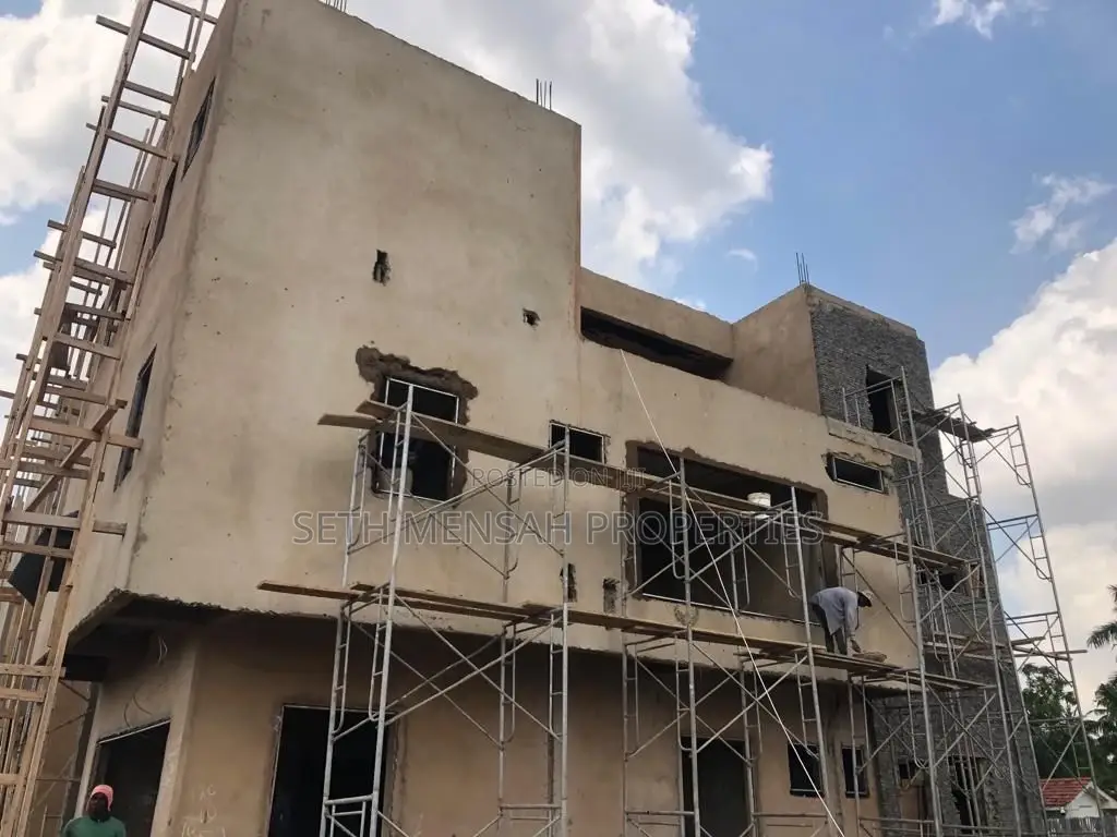 4bdrm Mansion in Skm, Airport Residential Area for sale