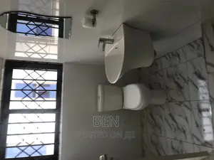 4bdrm House in Ashongman Estate for sale