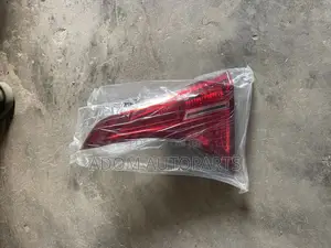 Toyota Corolla 2017 2018 2019 Boot Light