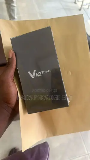 New LG V40 ThinQ 128 GB Black