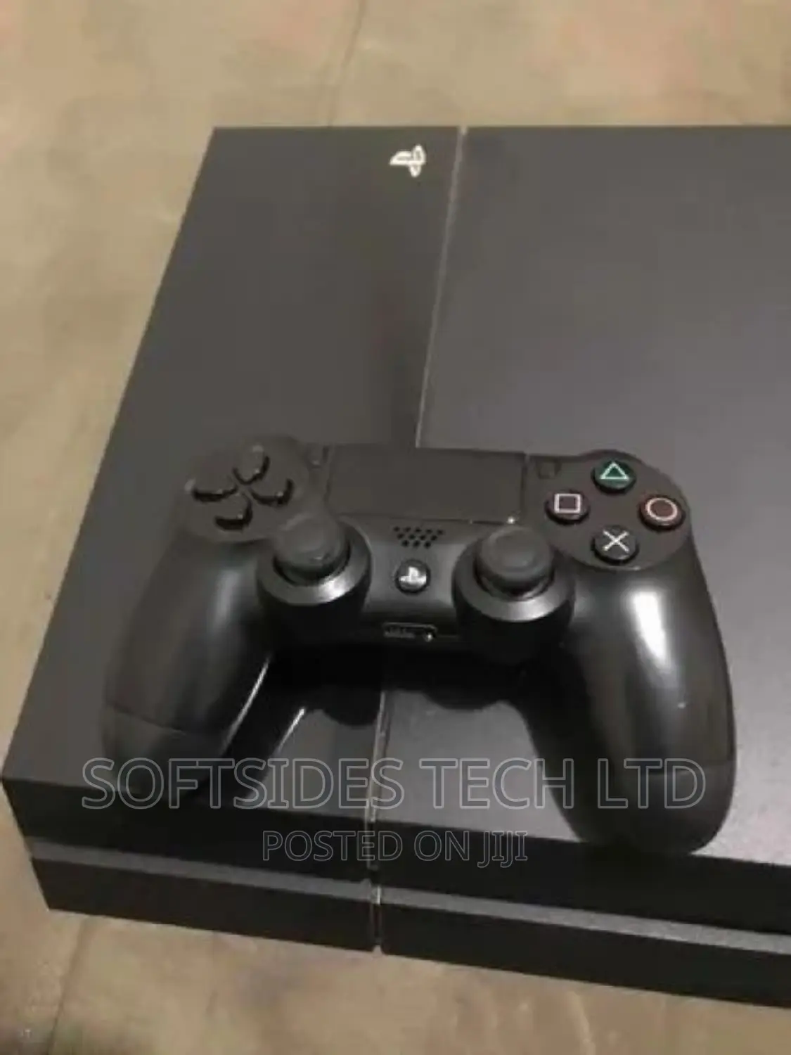 Playstation 4 Ps4 Standard With Controller and Accessories