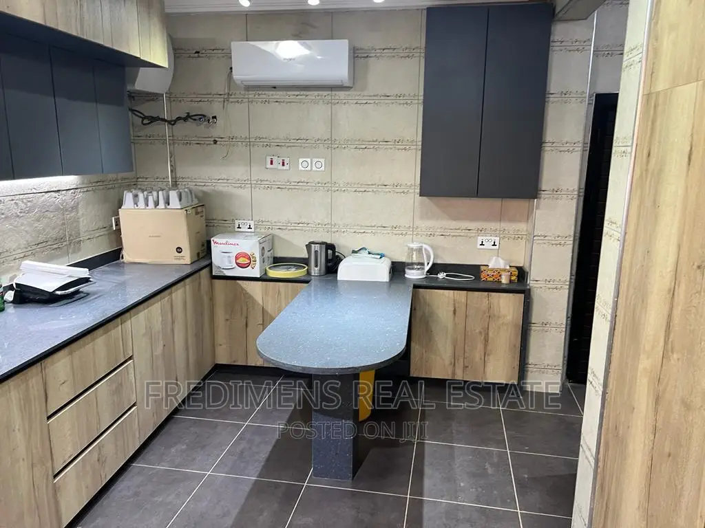 Furnished 5bdrm House in Fredimens Real, Kumasi Metropolitan for sale