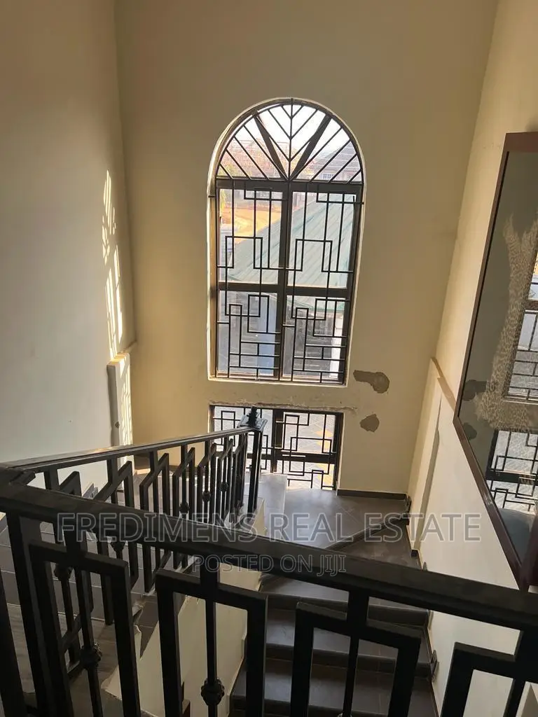 Furnished 5bdrm House in Fredimens Real, Kumasi Metropolitan for sale