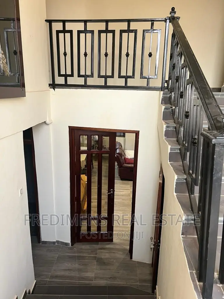 Furnished 5bdrm House in Fredimens Real, Kumasi Metropolitan for sale