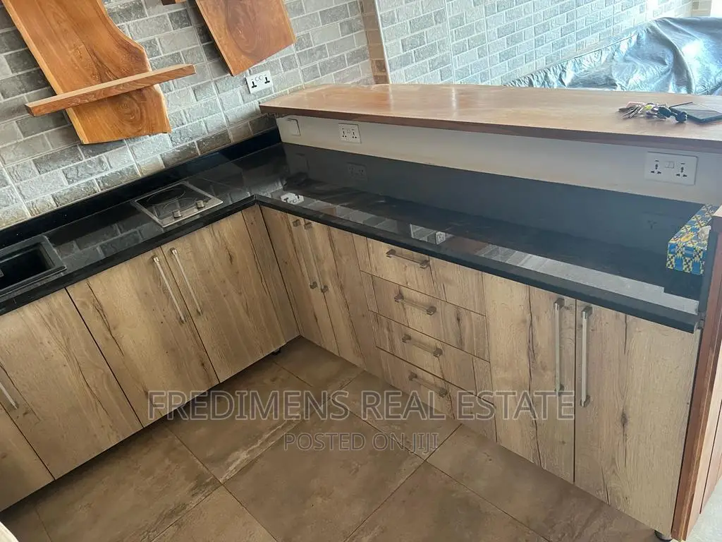 Furnished 5bdrm House in Fredimens Real, Kumasi Metropolitan for sale