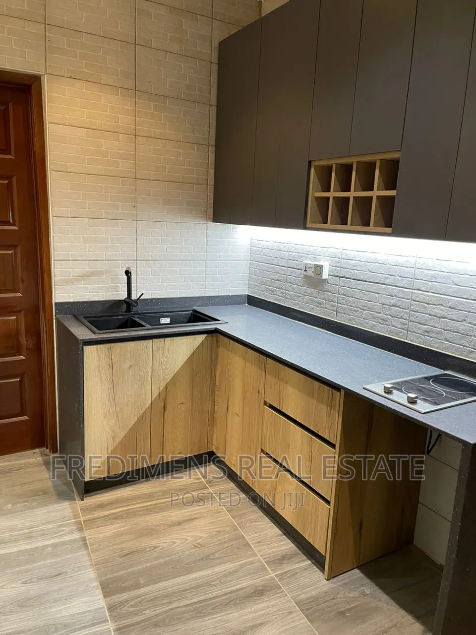 Furnished 5bdrm House in Fredimens Real, Kumasi Metropolitan for sale