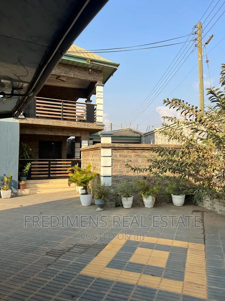Furnished 5bdrm House in Fredimens Real, Kumasi Metropolitan for sale