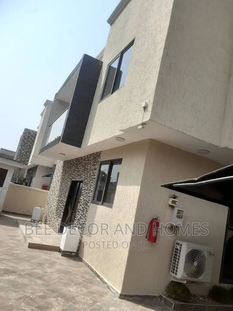 4bdrm Mansion in Bee Decor & Home’S, North Legon for rent