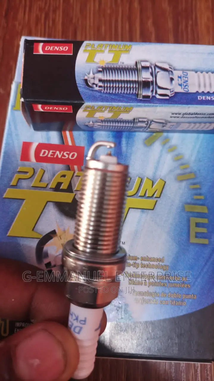 TOYOTA Matrix 2011-14 Spark Plugs Japan. Original.