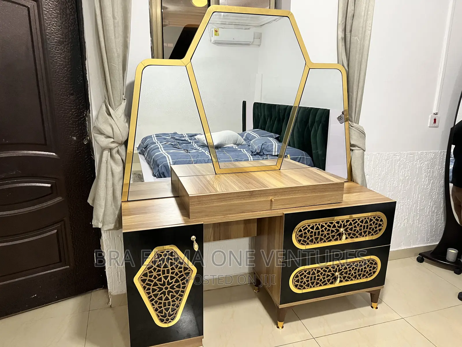 Classy Dressing Mirror With Drawers