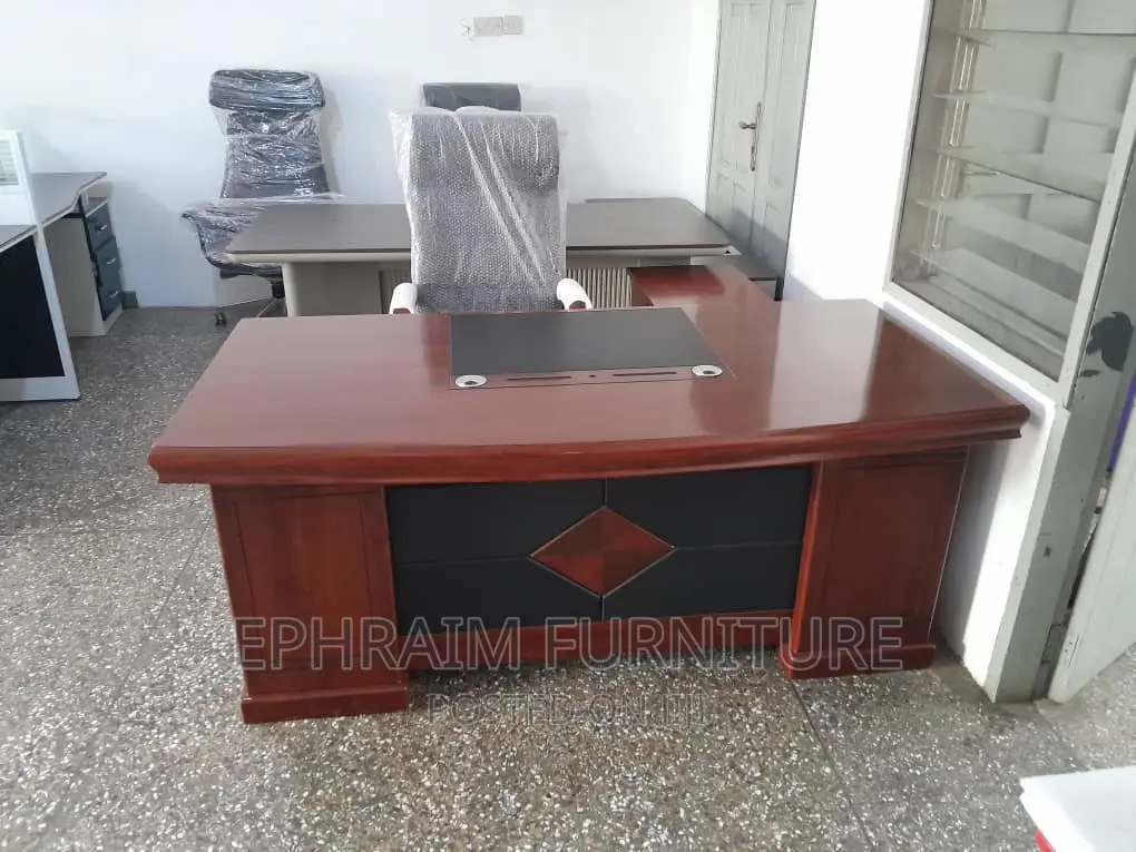 1.8 M Executive Desk