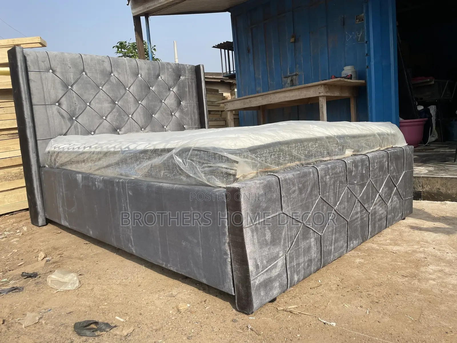 Great Foreign Queen Size With Mattress 60x80