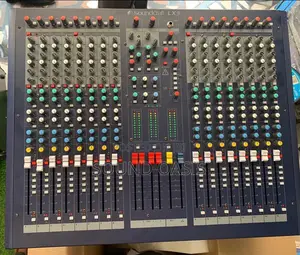 Soundcraft LX9 16-Channel Professional Live Audio Mixer